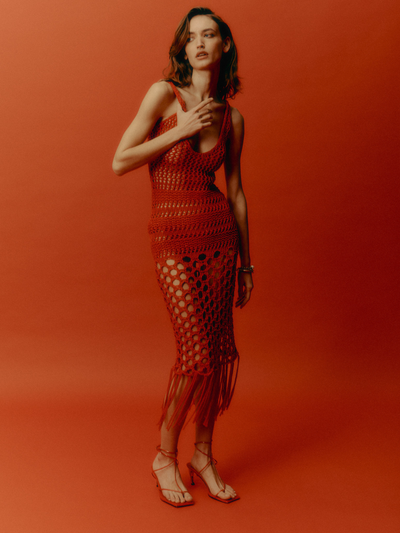 Abito lungo in crochet con frange