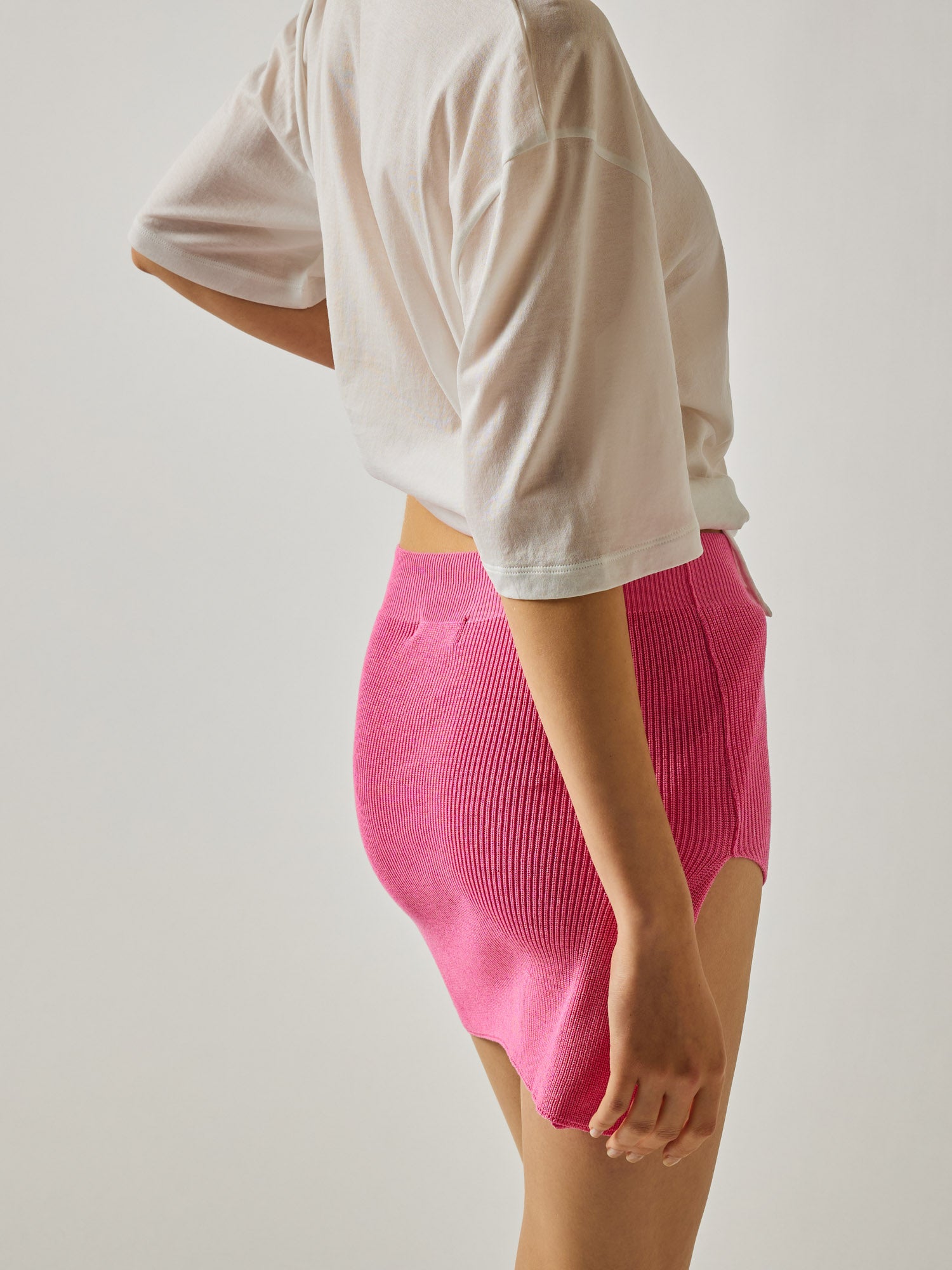MINISKIRT WITH SPLIT