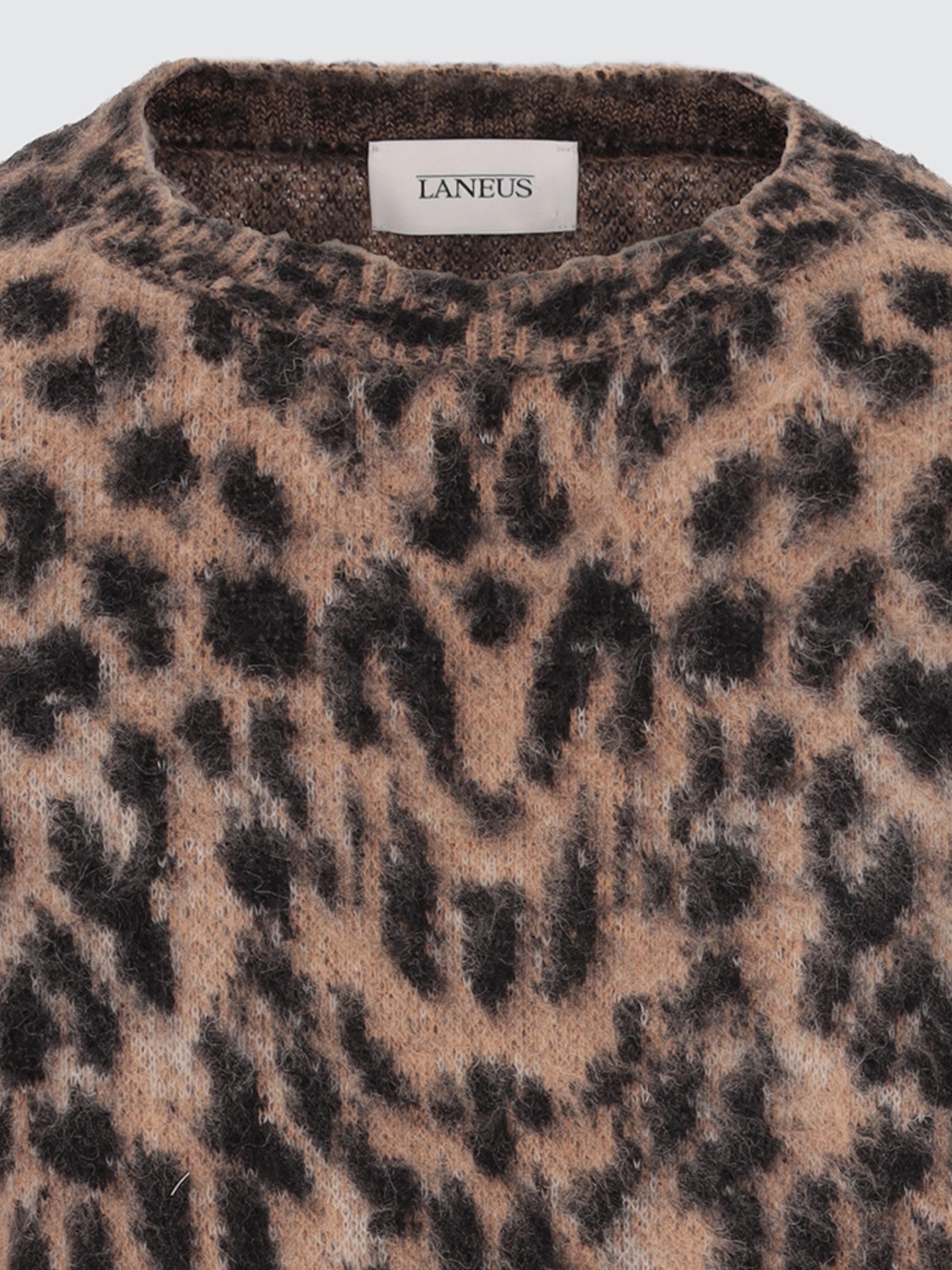 Maglia girocollo in lana leopard