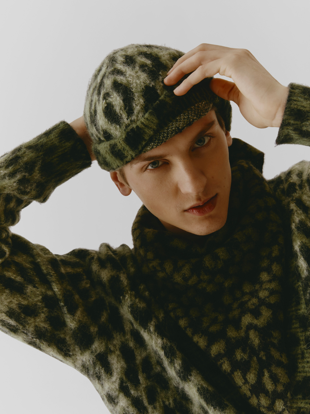HAT IN MAGLIA MACULATA BRUSHED